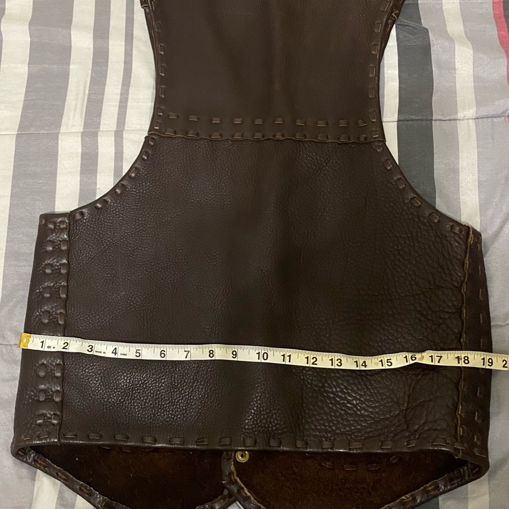 Custom stitched leather vintage motorcycle vest- color Brown with snap buttons - Picture 6 of 7